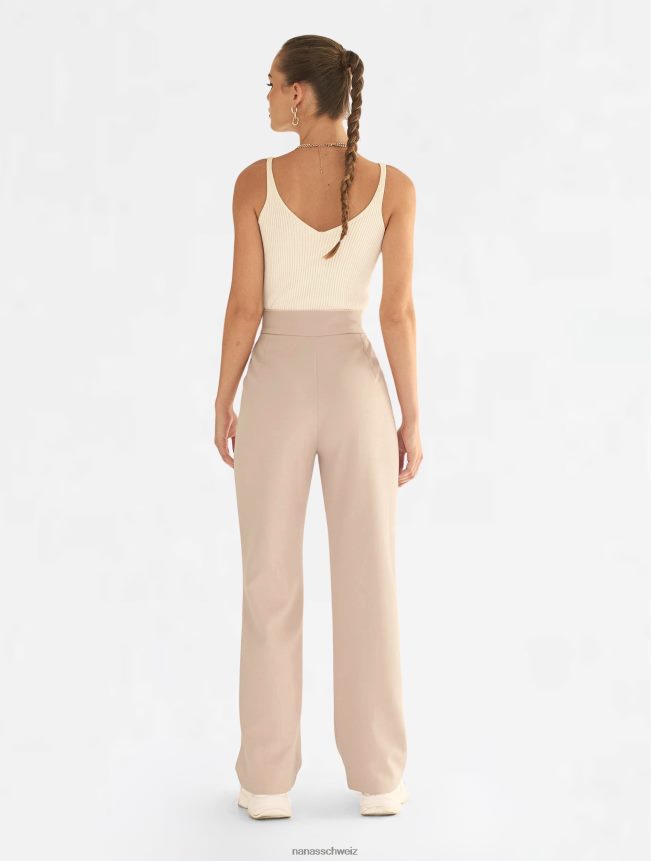 Nana's immer Hosen nackt FJ6J8D132